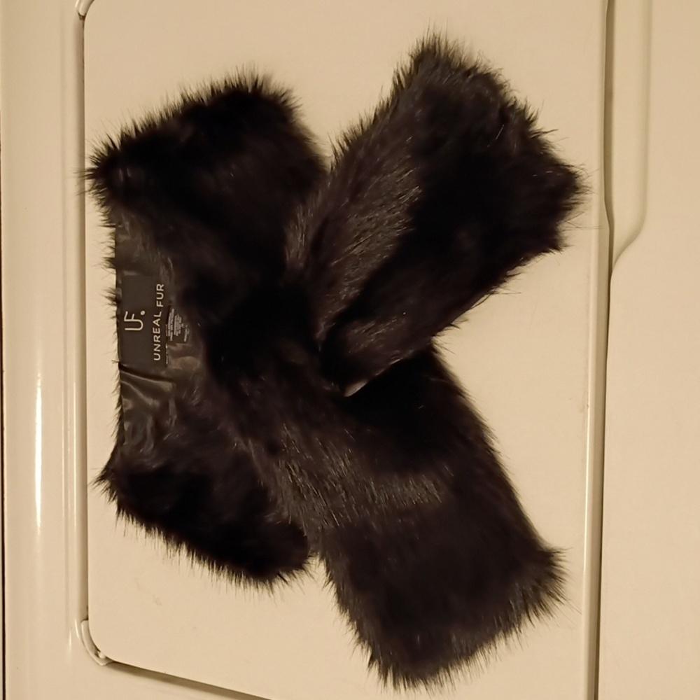 Rachel Zoe Curateur Box Of Style Unreal Fur Scarf